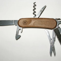 Нож VICTORINOX EVOWOOD 17 2.3911.63